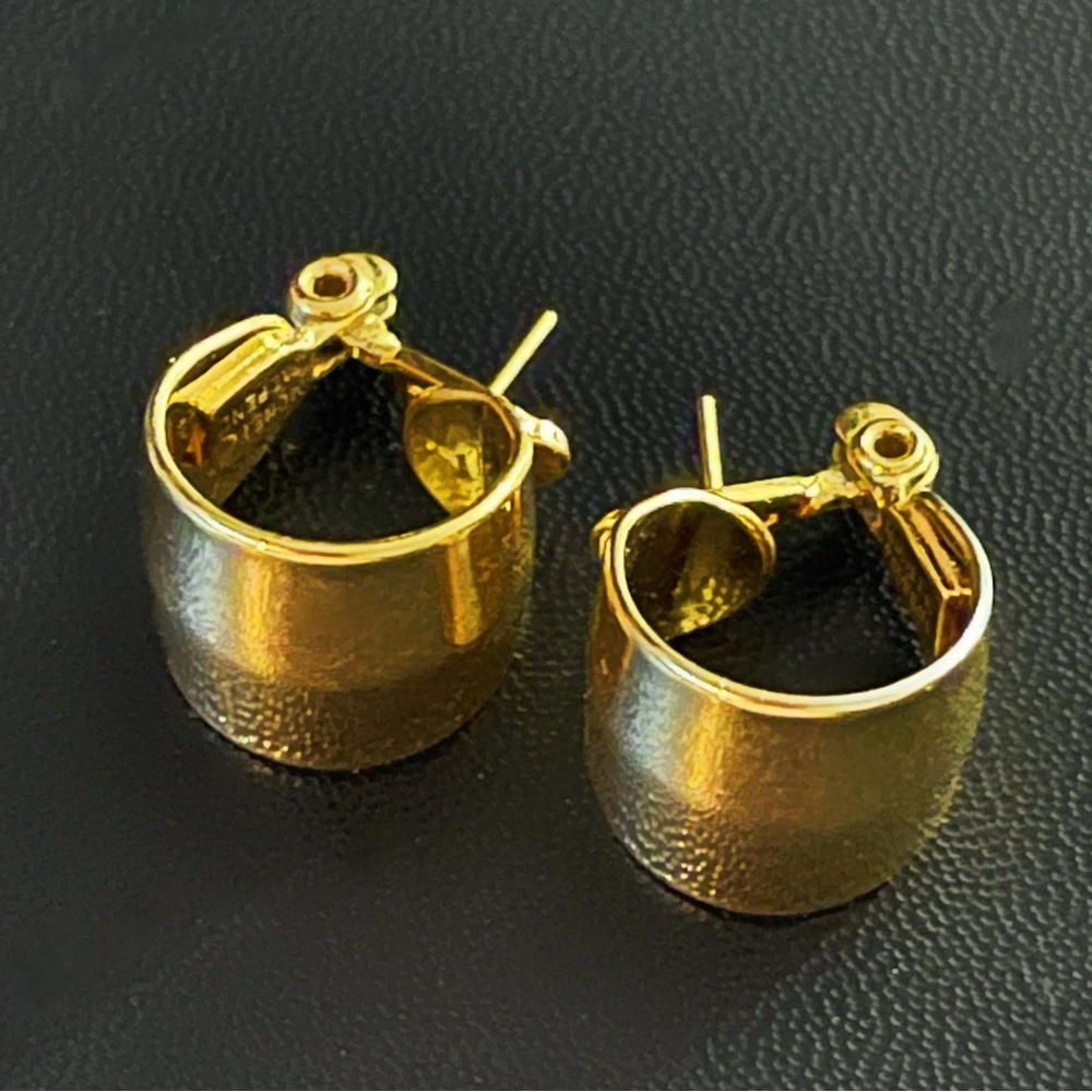 ✨Stunning Vintage Monet Gold Earrings